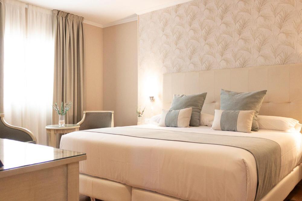 Alboran Algeciras Hotell Exteriör bild